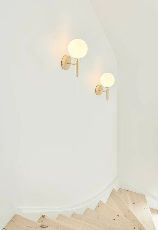 Miira wall, brass/opal