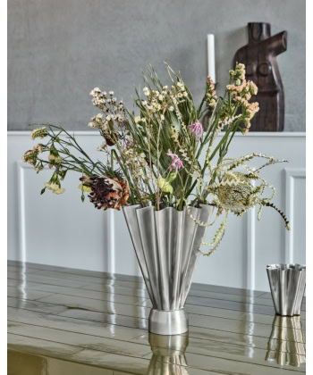 Alternative view of Flood Vase, Smal -Børstet Sølv