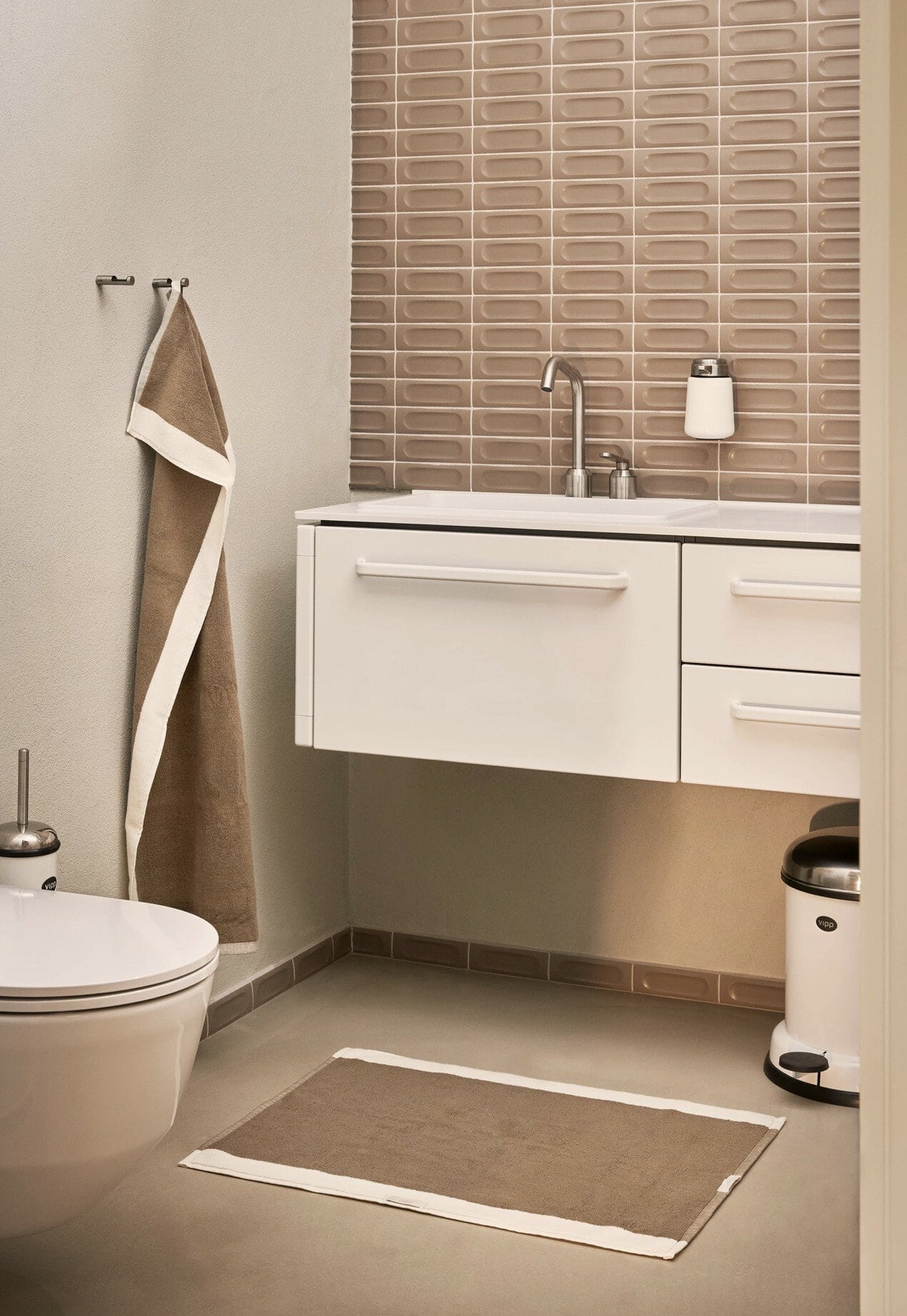 Vipp104 Badehåndkle 76x135, Taupe - Bilde 2