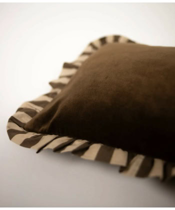Alternative view of Elina Pute Brun -30x50