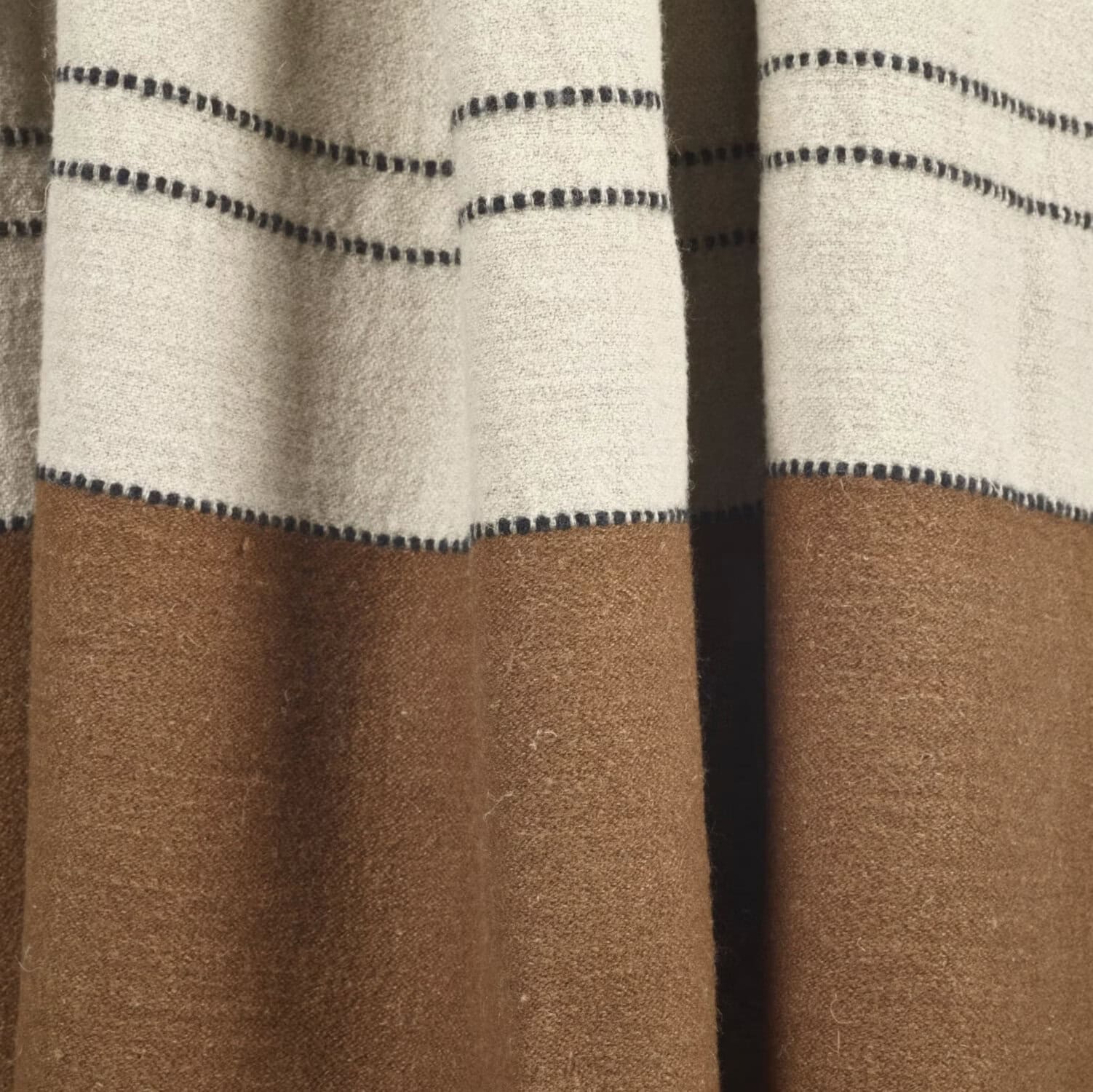 Pledd -Foundry Beeswax Stripe -135x220 - Bilde 5