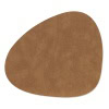 LIND DNA Curve bordbrikke i naturbrunt resirkulert skinn med Leather Nupo-overflate, 37 × 44 cm