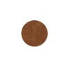 LIND DNA Glass Mat Circle i cognacbrunt resirkulert skinn med Leather Bull-overflate, vist med en keramikkopp